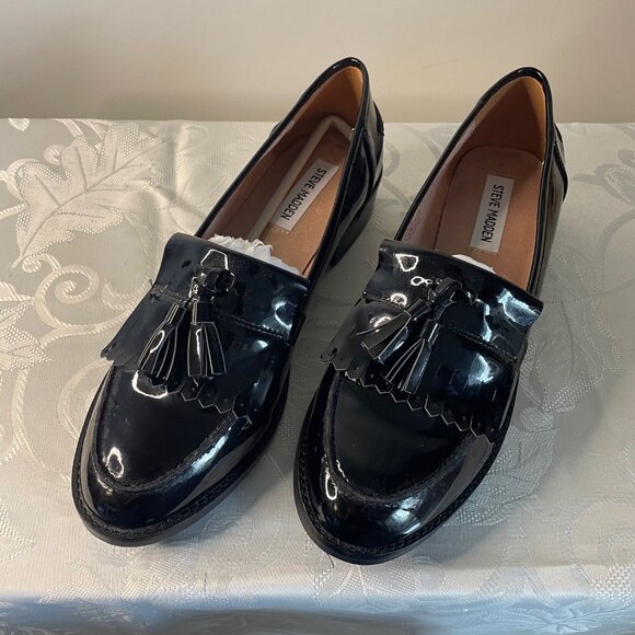 Steve Madden Women's Size 10M Black Loafers Patent Leather Tassels New - Picture 3 of 6